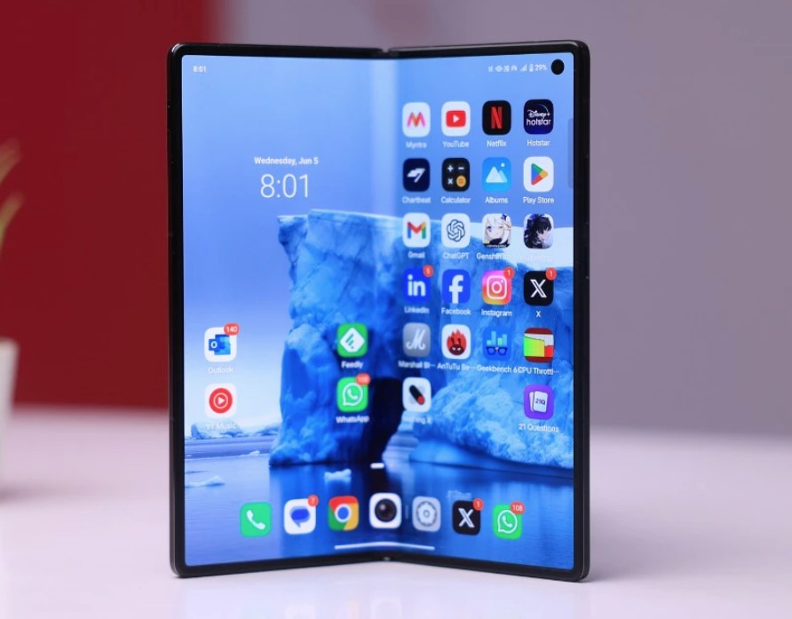 Vivo X Fold 5 display